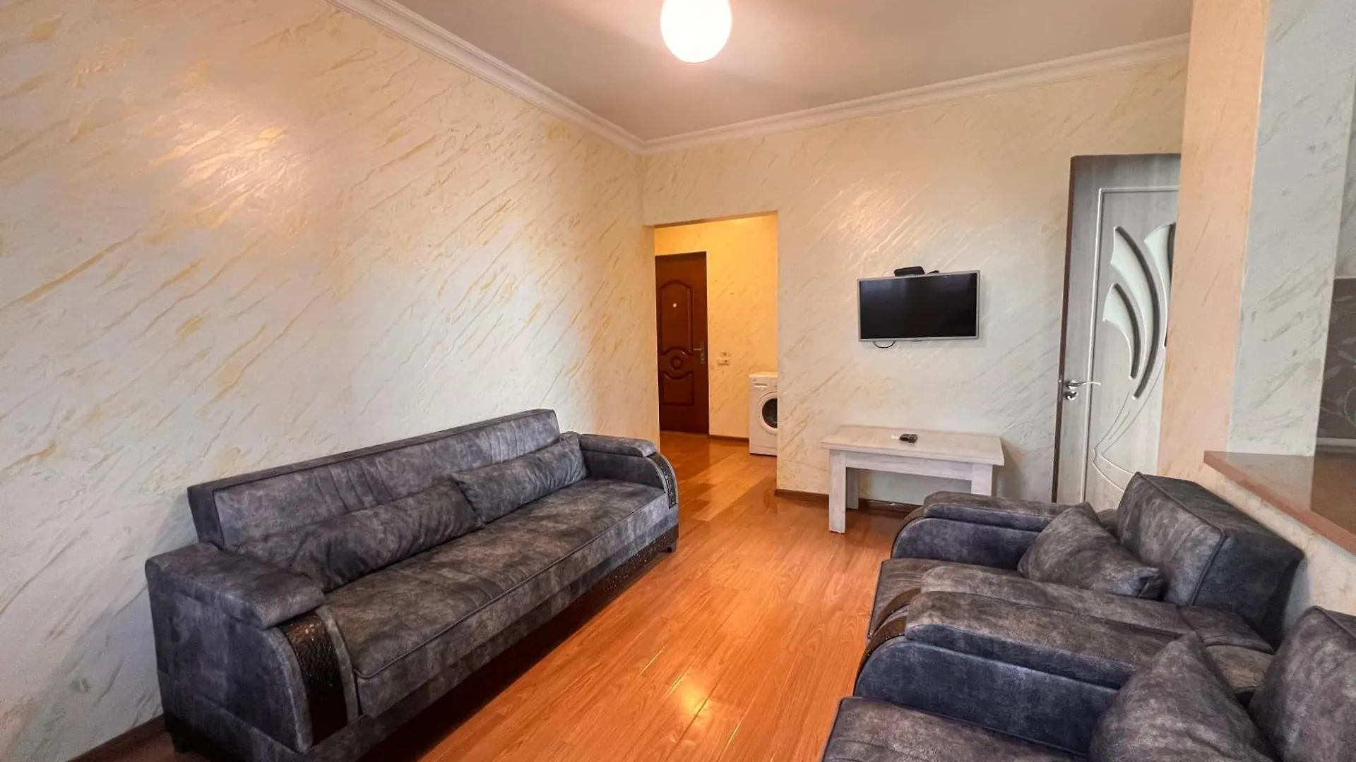 Apartments Nita باتومي