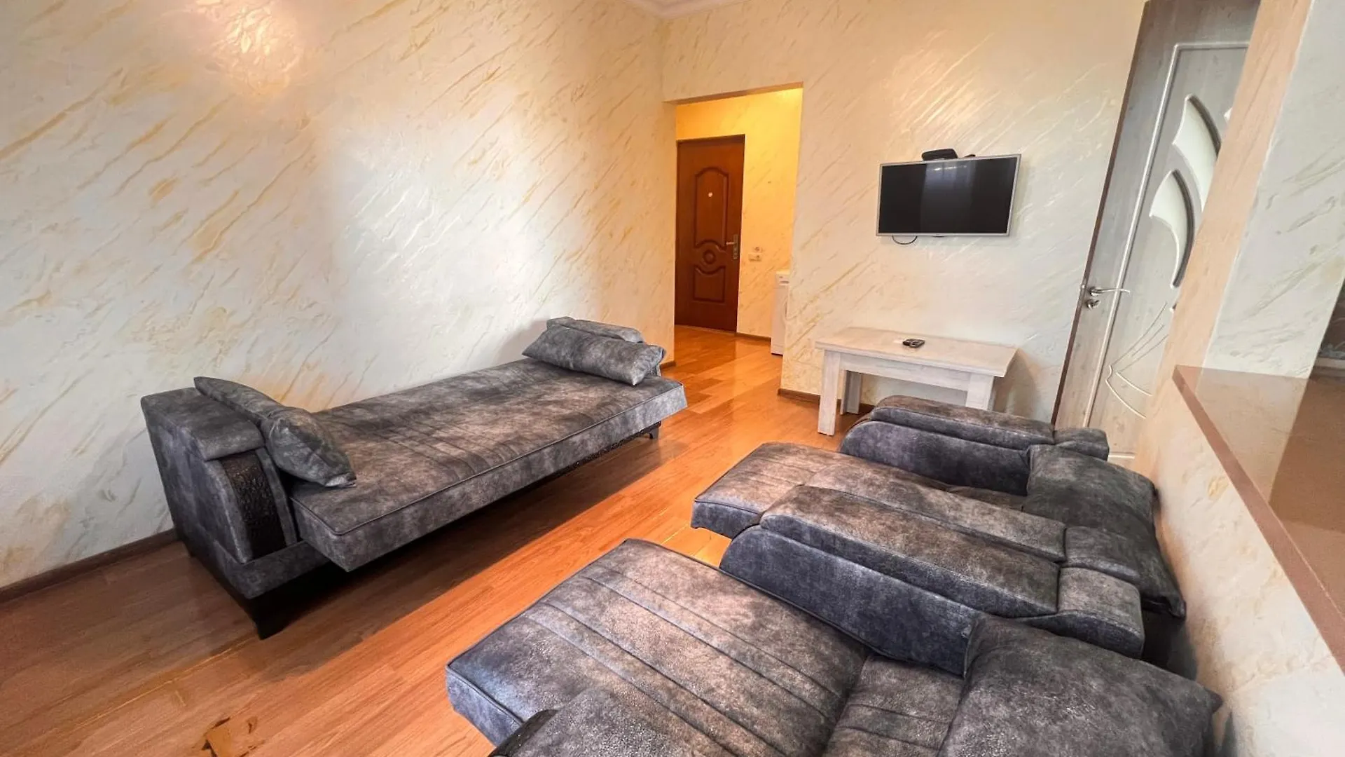 Apartments Nita باتومي